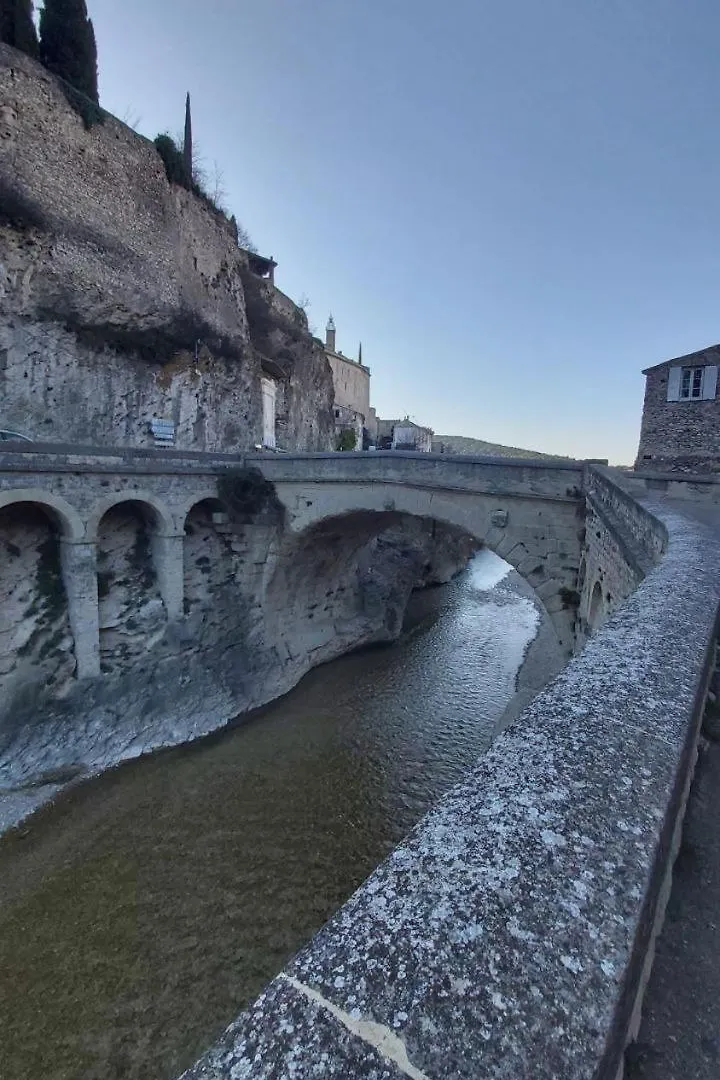Studios Colores Pont Roman 니옹 0*,  프랑스